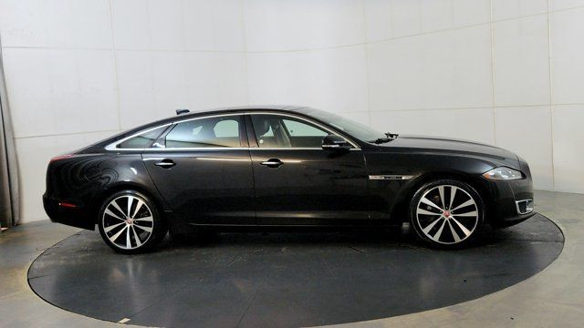 2019 Jaguar XJ XJL Portfolio in Cars & Trucks in Winnipeg - Image 2