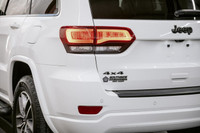 Experience the perfect balance of style, capability, and comfort with the 2020 Jeep Grand Cherokee A... (image 9)