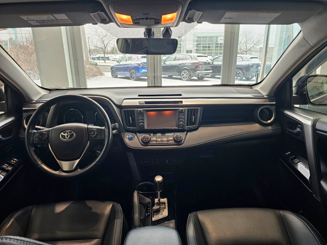 2016 Toyota RAV4 Hybrid XLE XLE | Hybride | Navigation in Cars & Trucks in Sherbrooke - Image 3