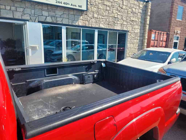 2012 Toyota Tacoma 4WD Double Cab/leather seats/backup camera in Cars & Trucks in Calgary - Image 3