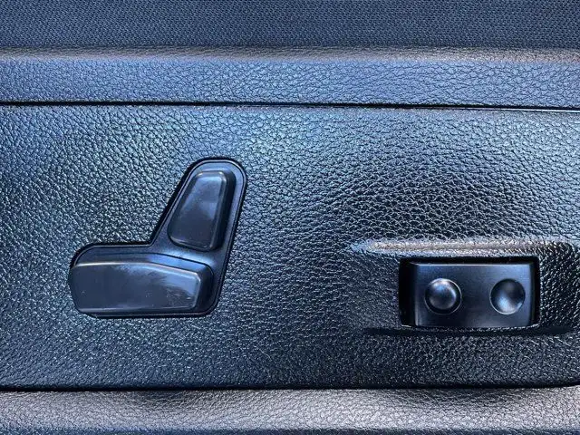 2023 Ram 1500 Classic Express | 4X4 | Backup Camera in Cars & Trucks in Prince George - Image 22