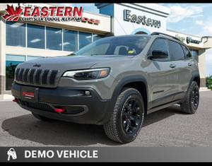 2023 Jeep Cherokee Trailhawk | Sunroof | Leather | Tow Package