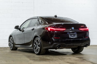 Francais: * Édition M Sport * Freins standard * Ensemble M Sport * Volant en cuir M * Ensemble aérod... (image 5)