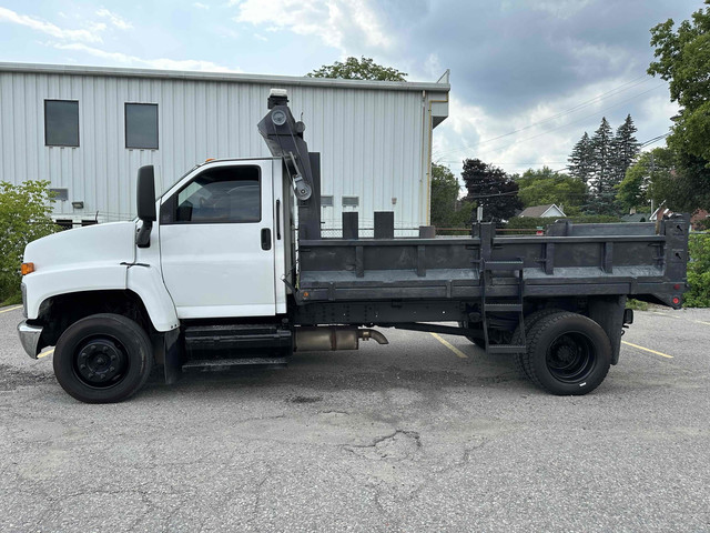 2003 GMC C6500 Topkick in Cars & Trucks in Markham / York Region - Image 2