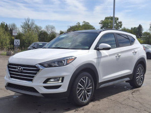 2020 Hyundai Tucson LuxuryAWD | 2.4L | Leather | Pano Roof | Heated Steering + Seats | Power Seat | CarPlay | and More !