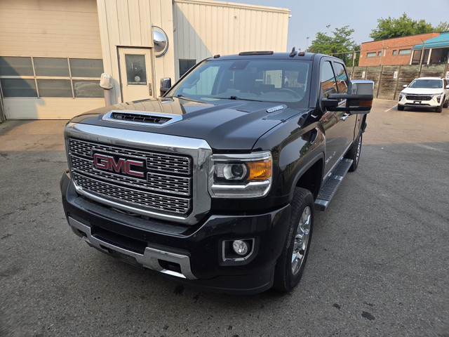 2019 GMC Sierra 2500HD Denali HEATED/VENTILATED SEATS | BOSE... in Cars & Trucks in London - Image 2