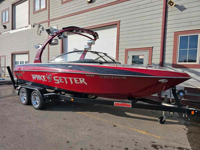  2008 Malibu WAKESETTER 21 VLX in Powerboats & Motorboats in Calgary - Image 3