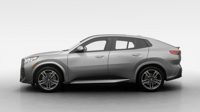 2025 BMW X2 xDrive28i in Cars & Trucks in Laval / North Shore - Image 4