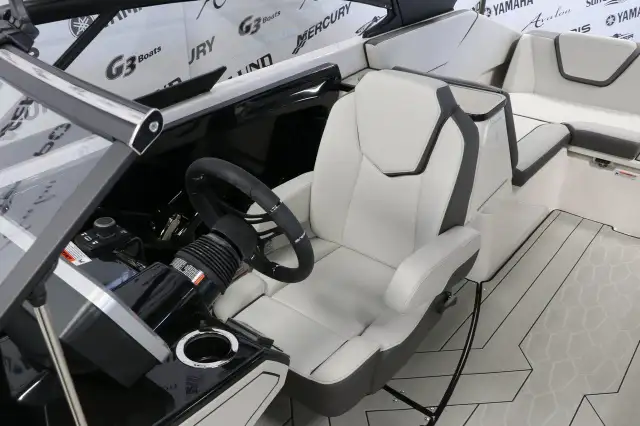 2023 Yamaha 252XE BATEAU À JET in Powerboats & Motorboats in Ottawa - Image 9