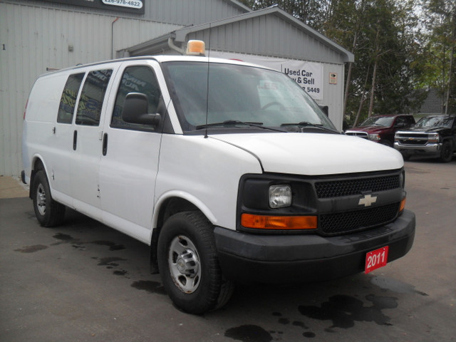 2011 Chevrolet Express Cargo Van SHELVING-1 OWNER-OILED in Cars & Trucks in Kitchener / Waterloo - Image 2
