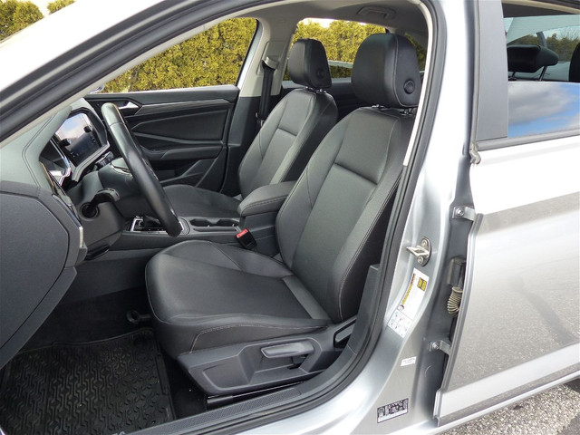 2019 Volkswagen Jetta HIGHLINE | Leather | CarPlay | Sunroof | C in Cars & Trucks in Mississauga / Peel Region - Image 2