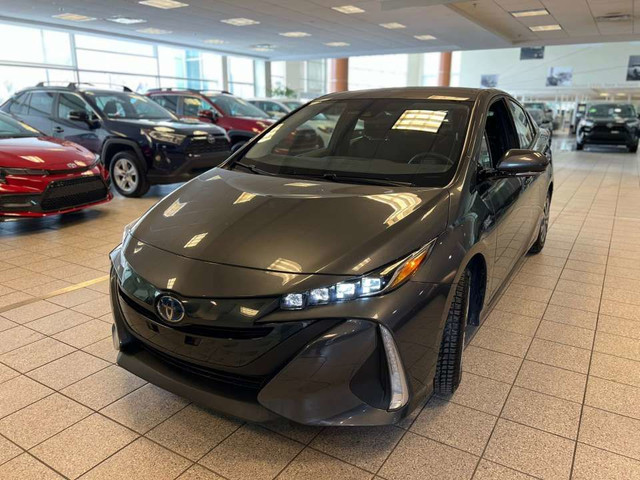 2020 Toyota Prius Prime BASE + PLUG IN + AN in Cars & Trucks in City of Montréal - Image 2