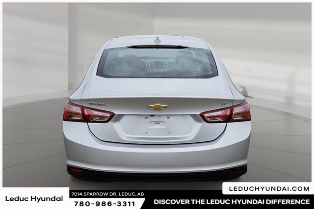 2021 Chevrolet Malibu LT 17-inch aluminum wheels. Heated front s in Cars & Trucks in Edmonton - Image 3