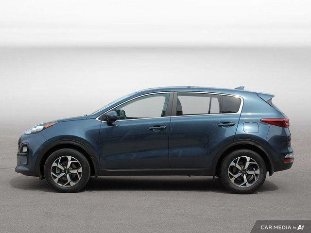 2022 Kia Sportage LX | Fwd | One Owner | Clean Carfax in Cars & Trucks in Hamilton - Image 2