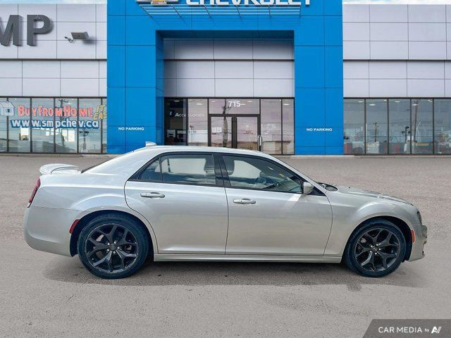 2022 Chrysler 300 S | Leather | Sunroof | Remote Start in Cars & Trucks in Saskatoon - Image 2