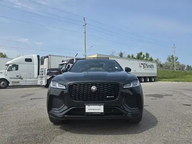 2023 Jaguar F-PACE P250 AWD S in Cars & Trucks in Oshawa / Durham Region - Image 4
