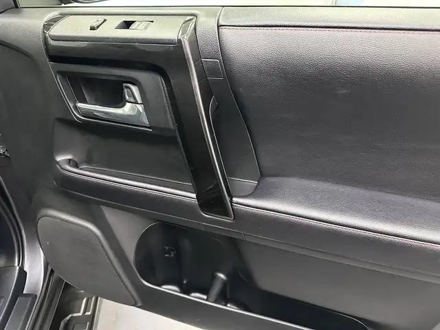 2022 Toyota 4Runner TRD Sport - Leather - Sunroof - Heated Se... dans Autos et camions dans Lethbridge - Image 26