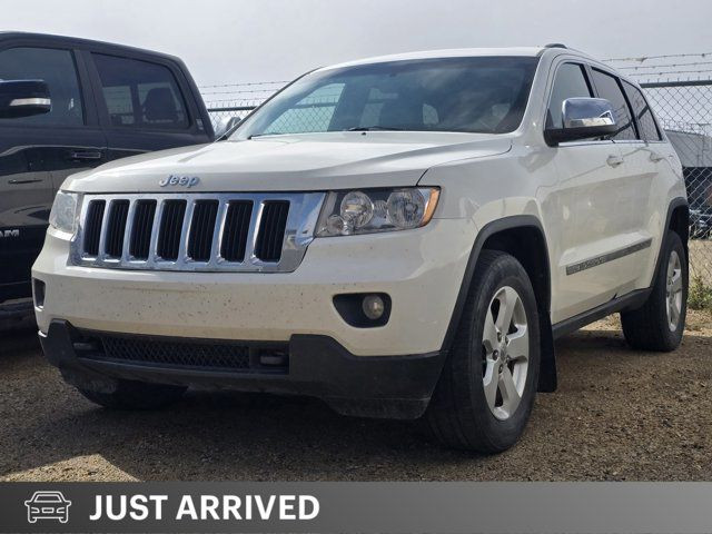 2012 Jeep Grand Cherokee Laredo in Cars & Trucks in Grande Prairie