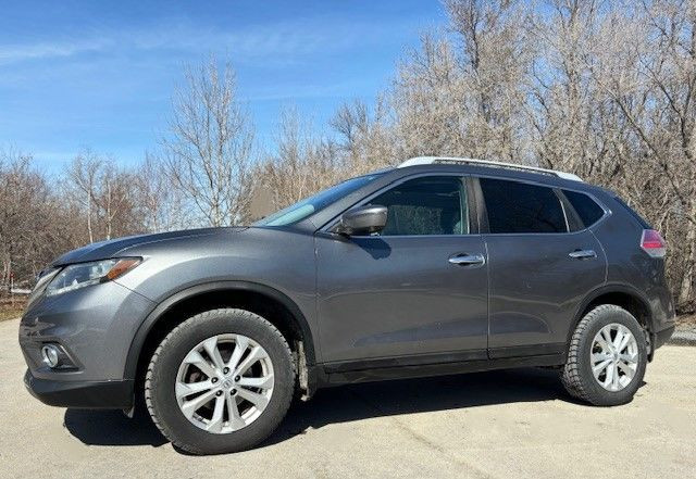 2016 Nissan Rogue SV AWD TECH *NAV - 360 CAMERA - PANORAMIC* in Cars & Trucks in Winnipeg - Image 2