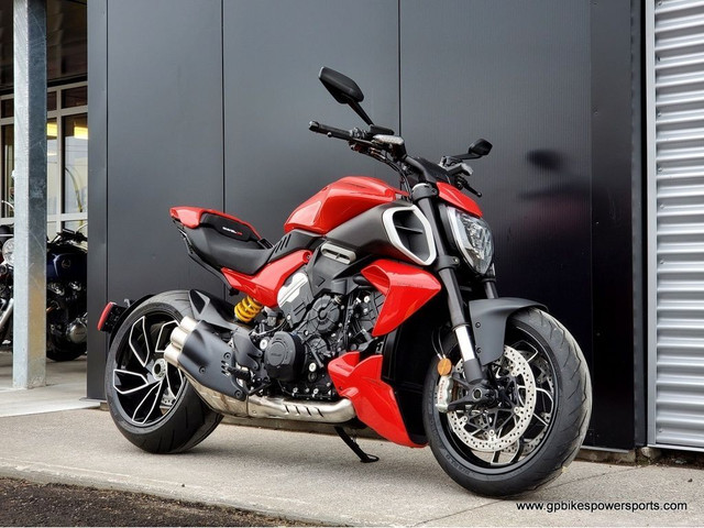  2024 Ducati Diavel V4 Red in Sport Bikes in Oshawa / Durham Region