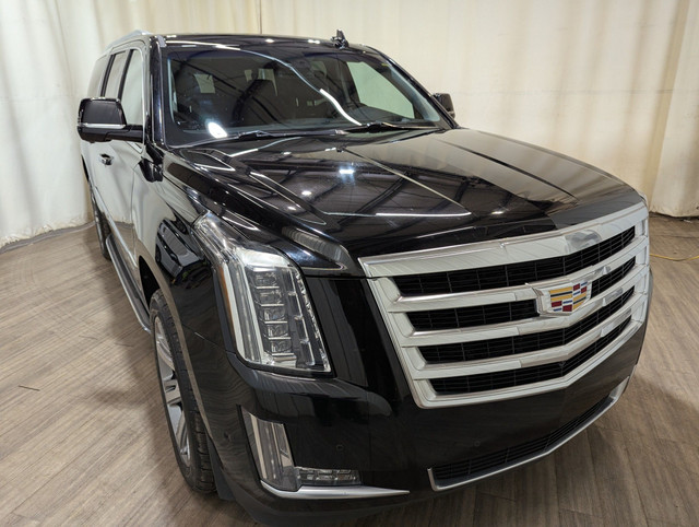 2017 Cadillac Escalade ESV Luxury in Cars & Trucks in Calgary