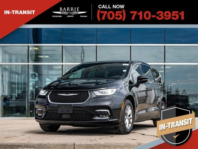 2025 Chrysler Pacifica Select in Cars & Trucks in Barrie