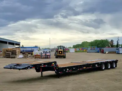 Comes with Fresh Safety 2009 Superior Trailer 45 Ton Tri axle Scissorneck / Folding neck / Low boy O...