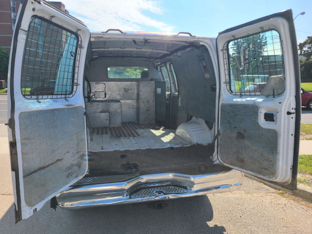 2011 Ford Econoline E-350 Super Duty in Cars & Trucks in Mississauga / Peel Region - Image 4
