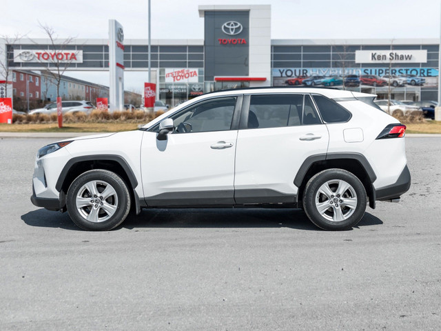 2021 Toyota RAV4 XLE SUNROOF / POWER DRIVER / PUSH BUTTON START in Cars & Trucks in City of Toronto - Image 4