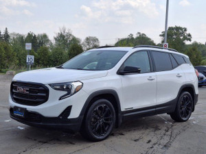 2019 GMC Terrain SLE AWD | Sunroof | Navi | Apple CarPlay & Android Auto | Power Tailgate | Heated Seats | and More !