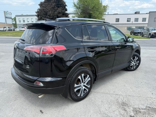 2017 Toyota RAV4 LE / ALL WHEEL DRIVE / TWO KEYS! NICE SUV in Cars & Trucks in Ottawa - Image 4