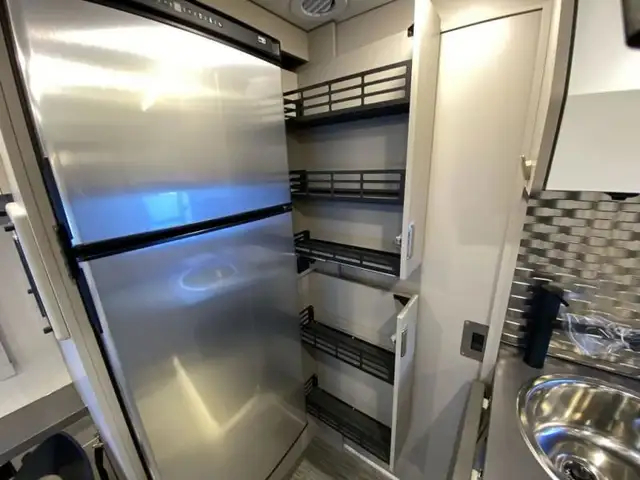 2025 Winnebago View 24T in RVs & Motorhomes in Abbotsford - Image 22