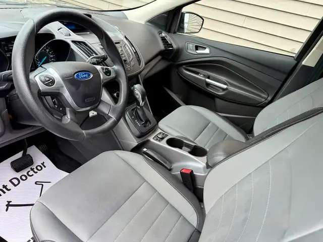 2016 Ford Escape 4WD SE - HEATED SEATS - BACKUP CAMERA dans Autos et camions dans Fredericton - Image 13