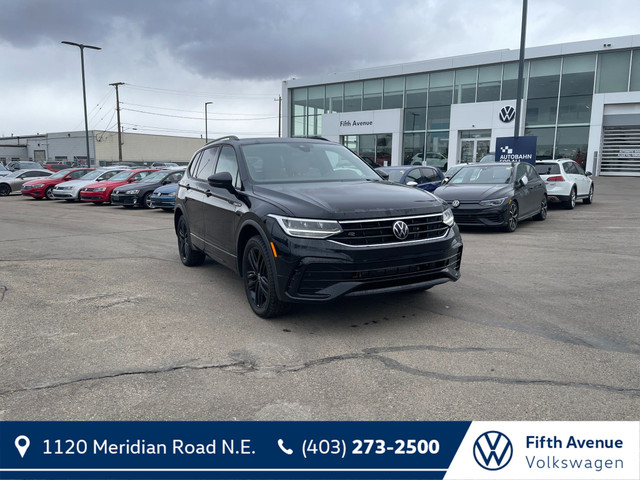 2022 Volkswagen Tiguan Comfortline R-Line Black Edition in Cars & Trucks in Calgary