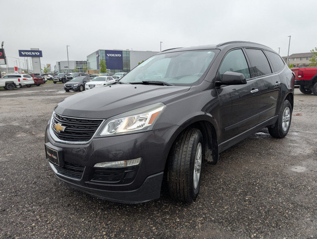 2016 Chevrolet Traverse LS 7 PASSENGER | CAMERA | BLUETOOTH in Cars & Trucks in London - Image 2