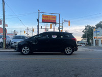 2015 Kia Rondo Versatile, Efficient Spacious! This compact crossover offers a comfortable ride, grea... (image 8)