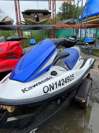 Experience the Thrills of Summer with the 2008 Kawasaki STX Jet Ski! Ready to make a splash this sum...