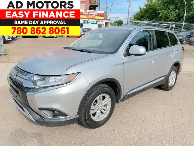 2019 Mitsubishi Outlander 4x4 ES AWC sharp looking in Cars & Trucks in Edmonton - Image 2