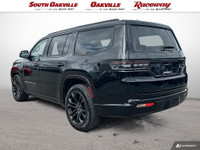 Apple Carplay / Android Auto, Clean CarFax, No Accidents, Low Kms, 4WD, Diamond Black Crystal Pearl... (image 3)