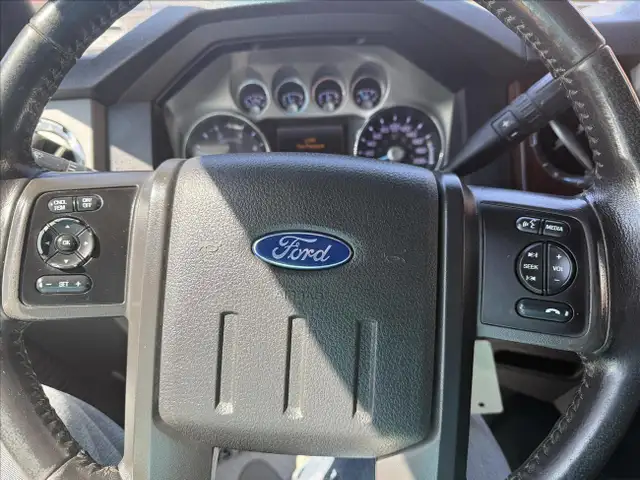 2015 Ford F-350 SD XLT Crew Cab 4WD in Cars & Trucks in Saskatoon - Image 18