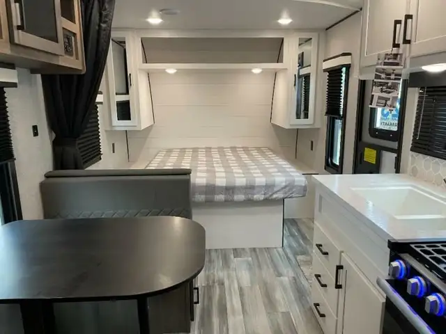 2024 Jayco Jay flight in Travel Trailers & Campers in Cambridge - Image 12