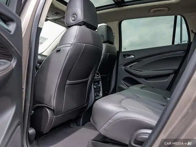 2017 Buick Envision Essence | Low KMS | Accident Free dans Autos et camions dans Région de Windsor - Image 25