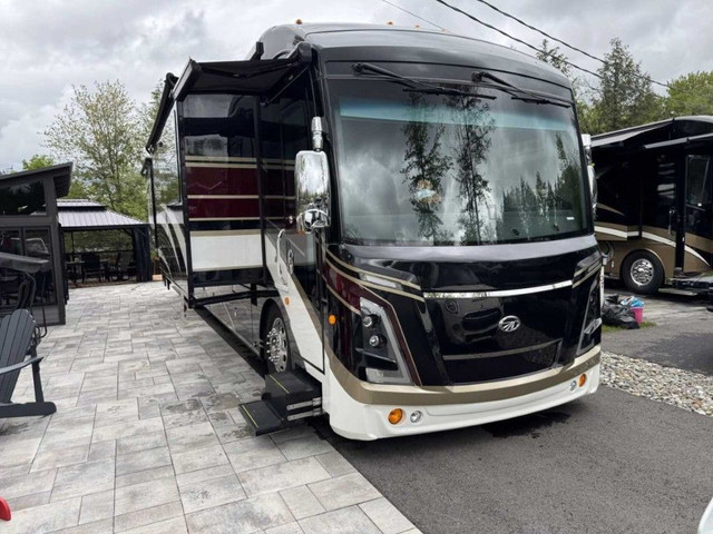 2019 FREIGHTLINER XC MOTOR HOME CHASSIS , 40 PIEDS in Cars & Trucks in Shawinigan