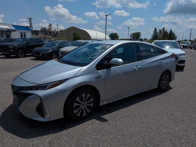 2020 Toyota Prius Prime LOW KMS! PRIUS PRIME! in Cars & Trucks in Ottawa - Image 3