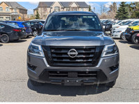 4WD, 20" Unique Aluminum Alloy Wheels, 2nd Row Captain's Chairs, 2nd Row Centre Console w/Padded Arm... (image 2)