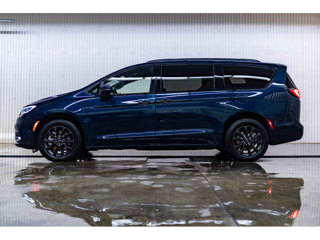  2022 Chrysler Pacifica AWD Touring BCam in Cars & Trucks in Grande Prairie - Image 3