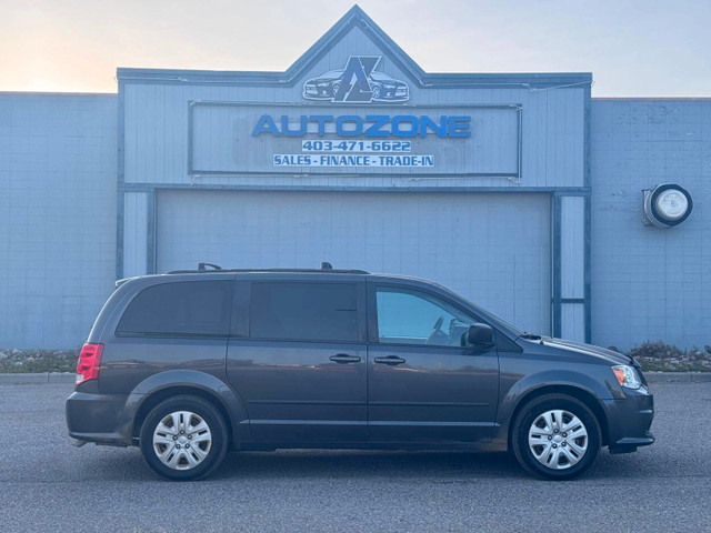 2017 Dodge Grand Caravan SXT in Cars & Trucks in Calgary - Image 4