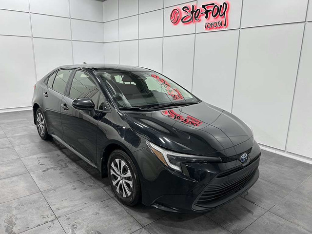 2023 Toyota Corolla LE HYBRIDE - SIEGES CHAUFFANTS - SIRIUS XM in Cars & Trucks in Québec City