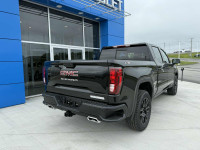 FRONT BUCKET SEATS WITH CENTRE CONSOLE|5.3L ECOTEC 3 V8 ENGINE|PREFERRED PACKAGE|X31 OFF-ROAD AND PR... (image 4)