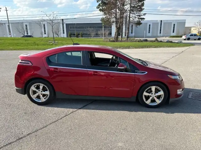 2015 Chevrolet Volt CERTIFIED, LEATHER, PLUG IN HYBRID, 1.4L 4 C dans Autos et camions dans Région de Mississauga/Peel - Image 6